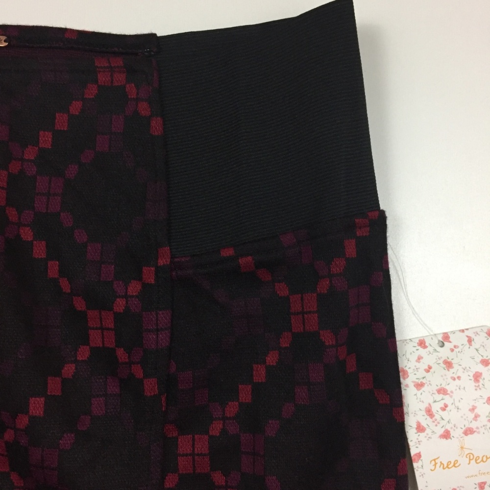 NWT FREE PEOPLE Printed Pull On Soft Skirt - Picture 3 of 6